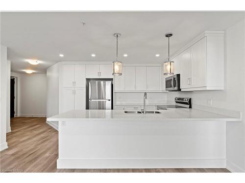 401-300 Fourth Avenue, St. Catharines, ON - Indoor Photo Showing Kitchen With Double Sink With Upgraded Kitchen