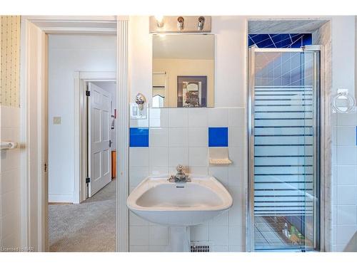 333 Glengarry Avenue, Toronto, ON - Indoor Photo Showing Bathroom