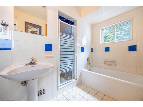 333 Glengarry Avenue, Toronto, ON - Indoor Photo Showing Bathroom