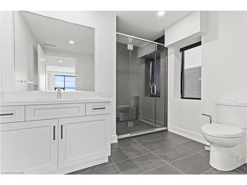 501-300 Fourth Avenue, St. Catharines, ON - Indoor Photo Showing Bathroom