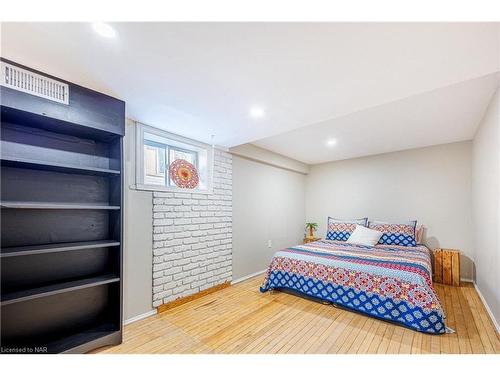 45 Parkview Road, St. Catharines, ON - Indoor Photo Showing Bedroom