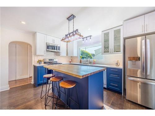 45 Parkview Road, St. Catharines, ON - Indoor Photo Showing Kitchen With Upgraded Kitchen