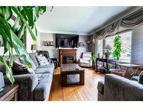 449 Bunting Road, St. Catharines, ON - Indoor Photo Showing Living Room With Fireplace