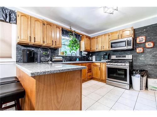 449 Bunting Road, St. Catharines, ON - Indoor Photo Showing Kitchen