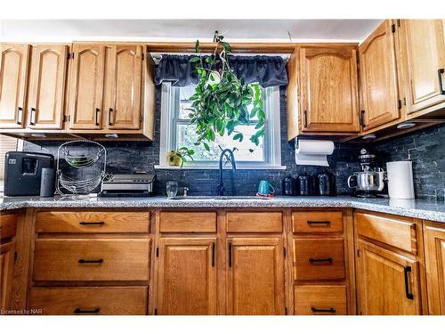 449 Bunting Road, St. Catharines, ON - Indoor Photo Showing Kitchen