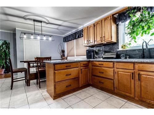 449 Bunting Road, St. Catharines, ON - Indoor Photo Showing Kitchen