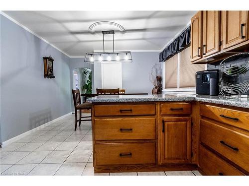 449 Bunting Road, St. Catharines, ON - Indoor Photo Showing Kitchen