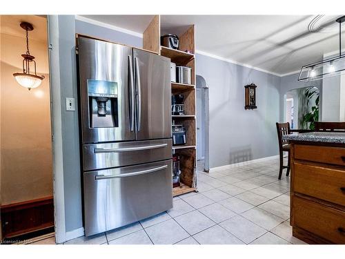 449 Bunting Road, St. Catharines, ON - Indoor Photo Showing Kitchen