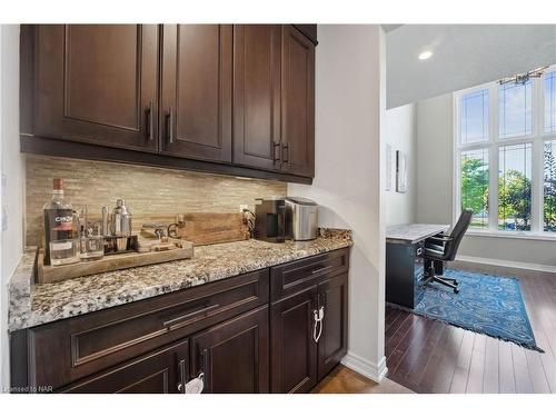 82 Creekside Drive, Welland, ON - Indoor Photo Showing Kitchen