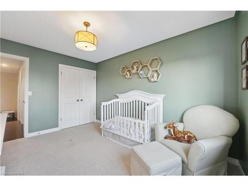 82 Creekside Drive, Welland, ON - Indoor Photo Showing Bedroom