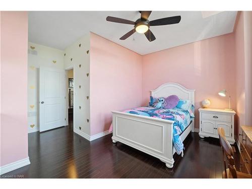 82 Creekside Drive, Welland, ON - Indoor Photo Showing Bedroom