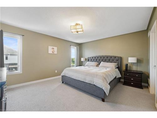 82 Creekside Drive, Welland, ON - Indoor Photo Showing Bedroom