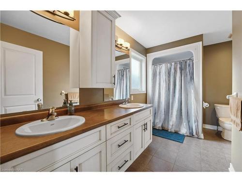 82 Creekside Drive, Welland, ON - Indoor Photo Showing Bathroom