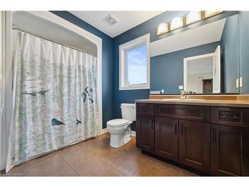 82 Creekside Drive, Welland, ON - Indoor Photo Showing Bathroom