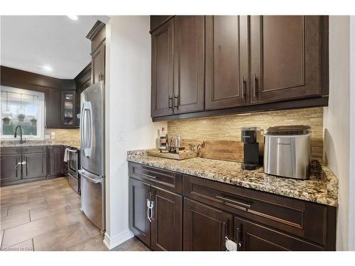 82 Creekside Drive, Welland, ON - Indoor Photo Showing Kitchen