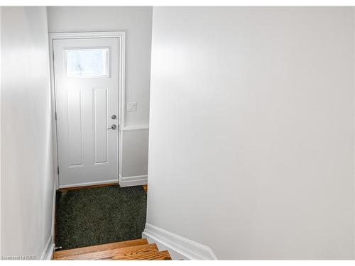 6 Garnet Street, St. Catharines, ON - Indoor Photo Showing Other Room