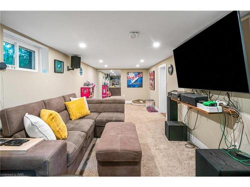 6 Garnet Street, St. Catharines, ON - Indoor Photo Showing Basement