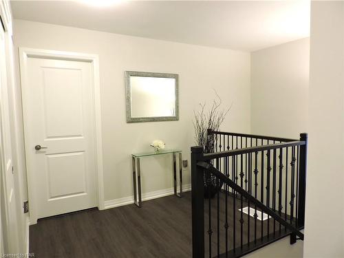 96-4552 Portage Road, Niagara Falls, ON - Indoor Photo Showing Other Room