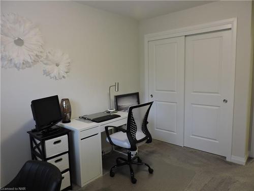 96-4552 Portage Road, Niagara Falls, ON - Indoor Photo Showing Office