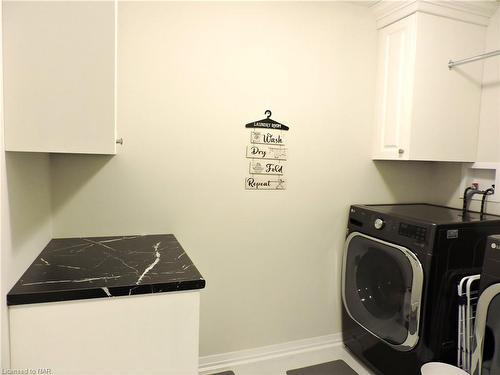 96-4552 Portage Road, Niagara Falls, ON - Indoor Photo Showing Laundry Room