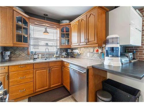 92 Currie Street, St. Catharines, ON - Indoor Photo Showing Kitchen With Double Sink