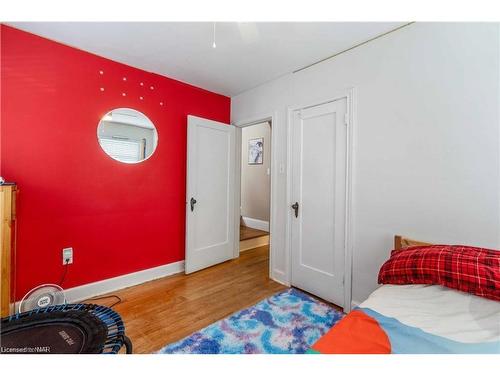 92 Currie Street, St. Catharines, ON - Indoor Photo Showing Bedroom