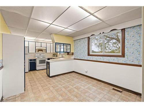 1467 Stevensville Road, Stevensville, ON - Indoor Photo Showing Kitchen