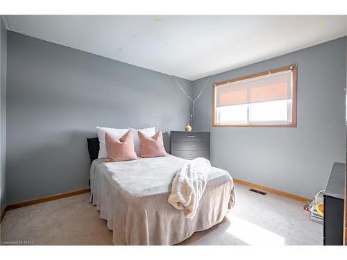 108 Watt Avenue, Welland, ON - Indoor Photo Showing Bedroom