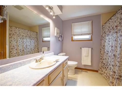 108 Watt Avenue, Welland, ON - Indoor Photo Showing Bathroom