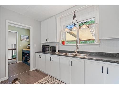 2950 Nigh Road, Ridgeway, ON - Indoor Photo Showing Kitchen With Double Sink