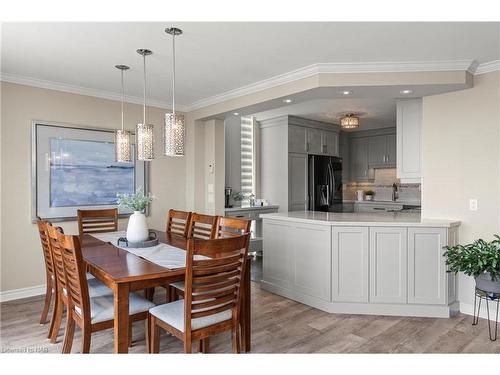 1202-15 Towering Heights Boulevard, St. Catharines, ON - Indoor Photo Showing Dining Room