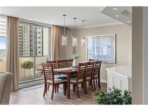 1202-15 Towering Heights Boulevard, St. Catharines, ON - Indoor Photo Showing Dining Room