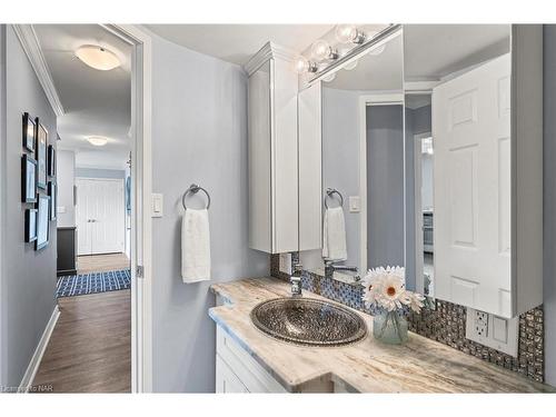 1202-15 Towering Heights Boulevard, St. Catharines, ON - Indoor Photo Showing Bathroom