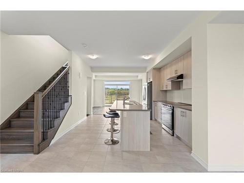 15 Melody Lane, Thorold, ON - Indoor Photo Showing Kitchen