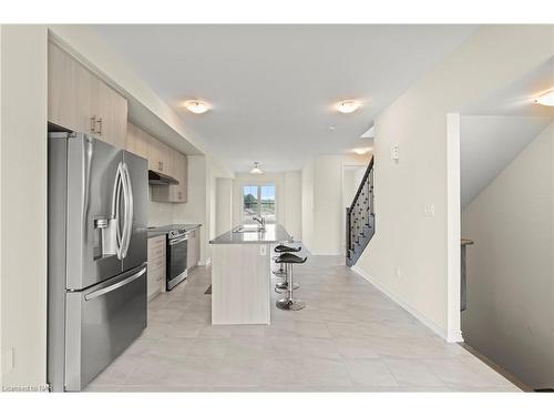 15 Melody Lane, Thorold, ON - Indoor Photo Showing Kitchen