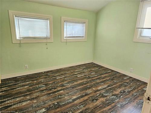 65 Sixth Street, Welland, ON - Indoor Photo Showing Other Room