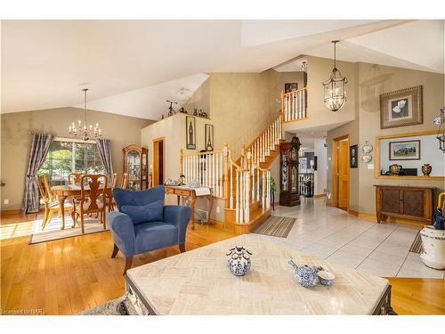 40 Bartok Crescent, Port Colborne, ON - Indoor Photo Showing Living Room