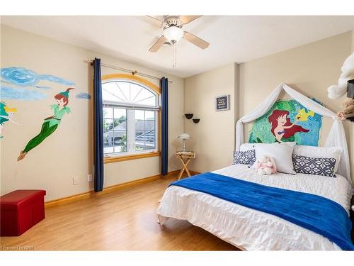 40 Bartok Crescent, Port Colborne, ON - Indoor Photo Showing Bedroom