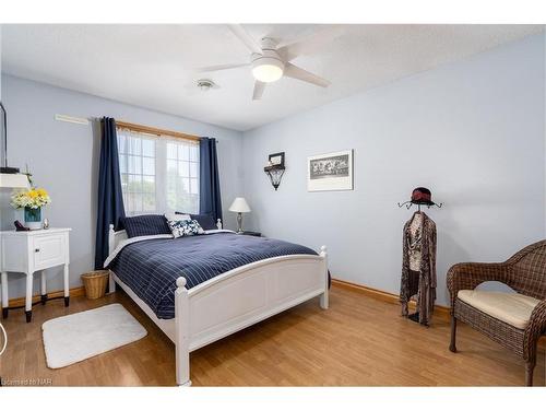 40 Bartok Crescent, Port Colborne, ON - Indoor Photo Showing Bedroom