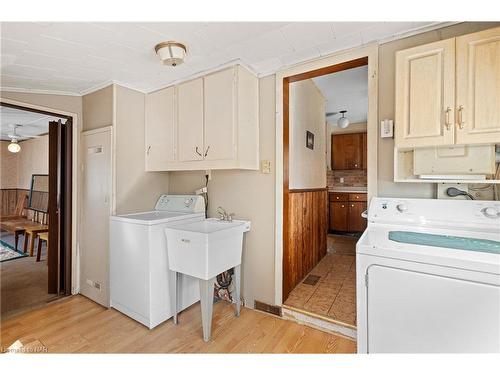 487 Crescent Road, Fort Erie, ON - Indoor Photo Showing Laundry Room