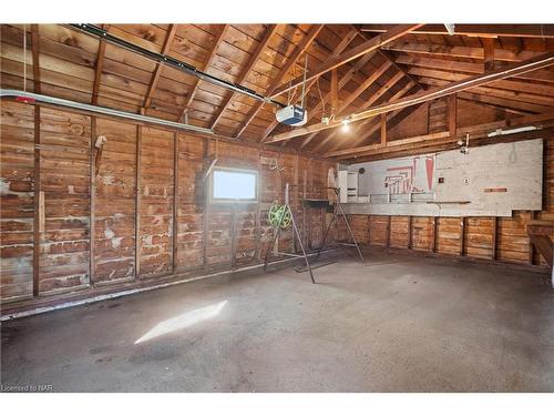 487 Crescent Road, Fort Erie, ON - Indoor Photo Showing Garage