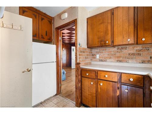 487 Crescent Road, Fort Erie, ON - Indoor Photo Showing Kitchen