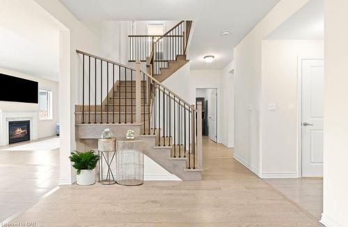 34 Oriole Crescent, Port Colborne, ON - Indoor Photo Showing Other Room With Fireplace