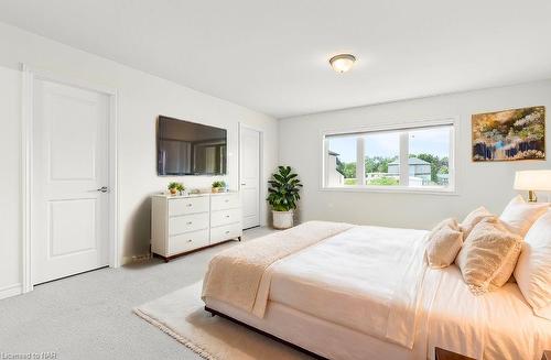 34 Oriole Crescent, Port Colborne, ON - Indoor Photo Showing Bedroom