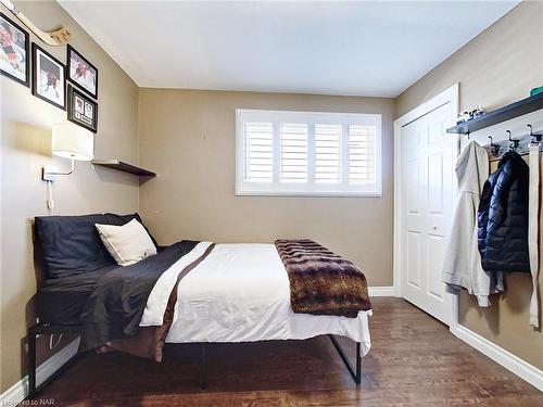 43 Ramsey Street, St. Catharines, ON - Indoor Photo Showing Bedroom