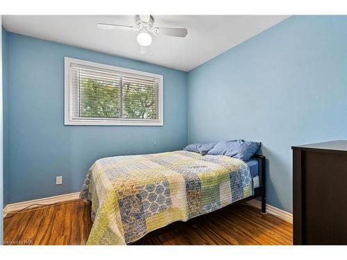 30 Black Knight Road, St. Catharines, ON - Indoor Photo Showing Bedroom