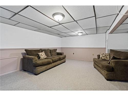 30 Black Knight Road, St. Catharines, ON - Indoor Photo Showing Other Room