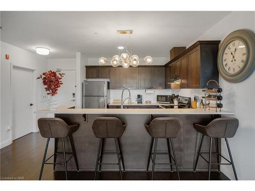 305-26 Wellington Street, St. Catharines, ON - Indoor Photo Showing Kitchen