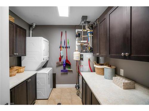 305-26 Wellington Street, St. Catharines, ON - Indoor Photo Showing Laundry Room