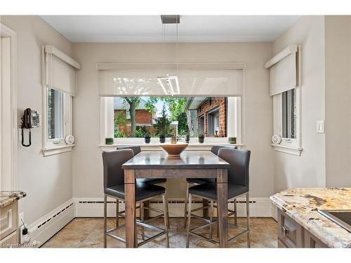 181 Lakeshore Road, St. Catharines, ON - Indoor Photo Showing Dining Room